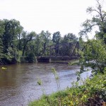 The park contains the Kankakee River, an enormous marsh, a maze of drainage ditches, bottomland forest, and an abundance of birds.